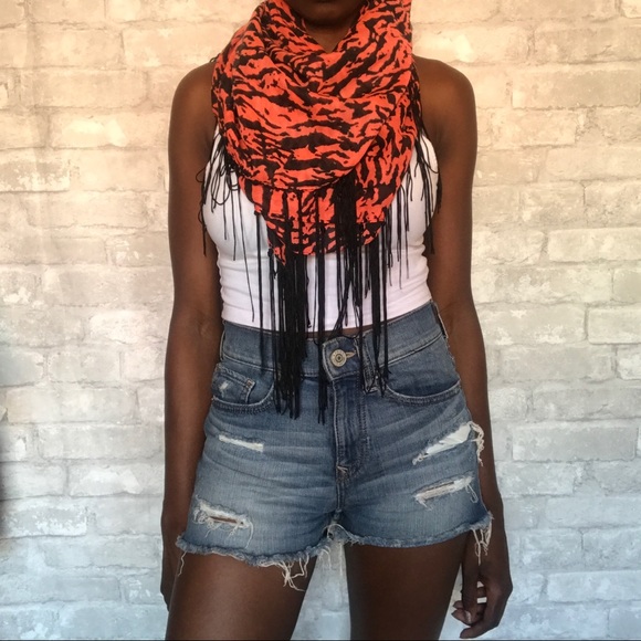 EXPRESS | Zebra print multi-Wearable scarf - Picture 8 of 8
